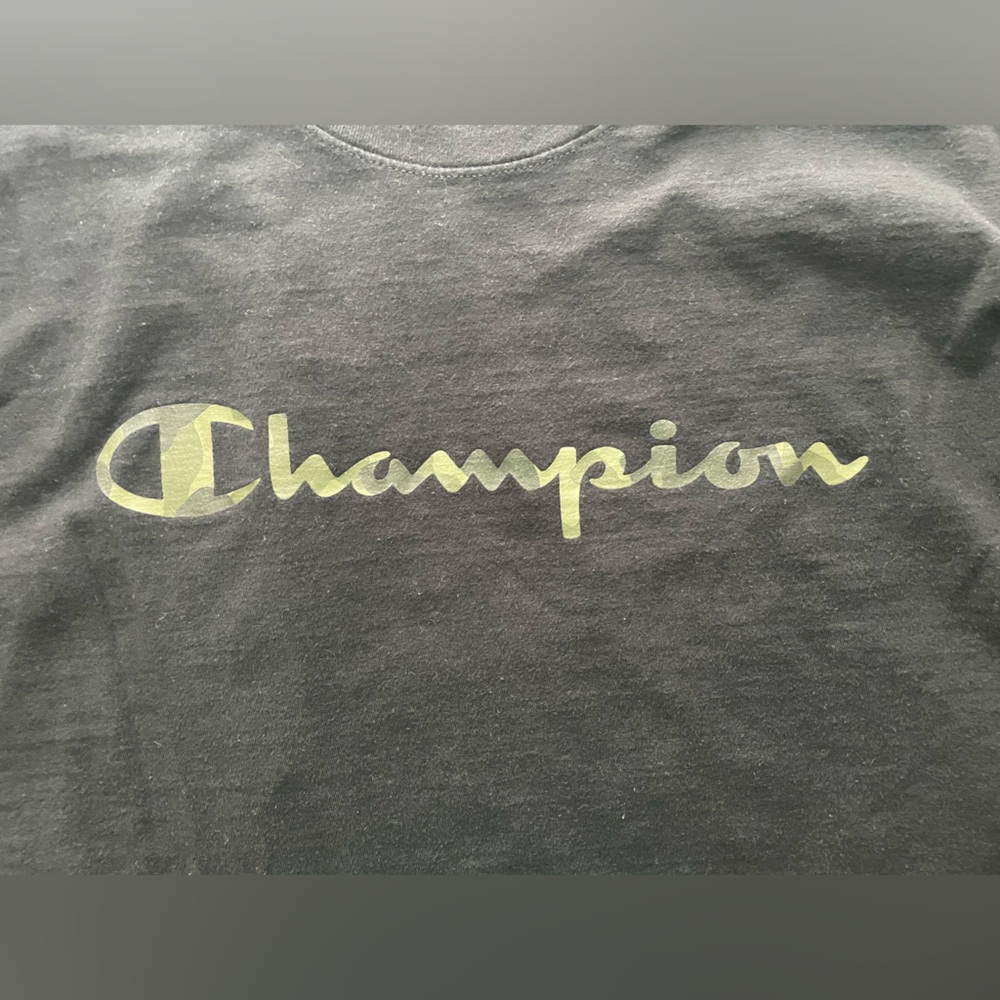 Champion Men’s Black T-shirt - large